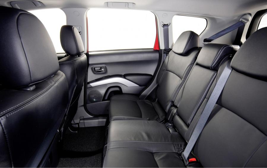  Mitsubishi Outlander 2005 года  (фото 39 из 77)